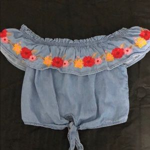 Off the shoulders crop top